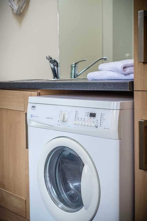Newlyn House Apartment Christleton Екстериор снимка