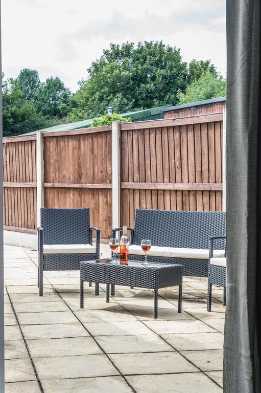 Newlyn House Apartment Christleton Екстериор снимка