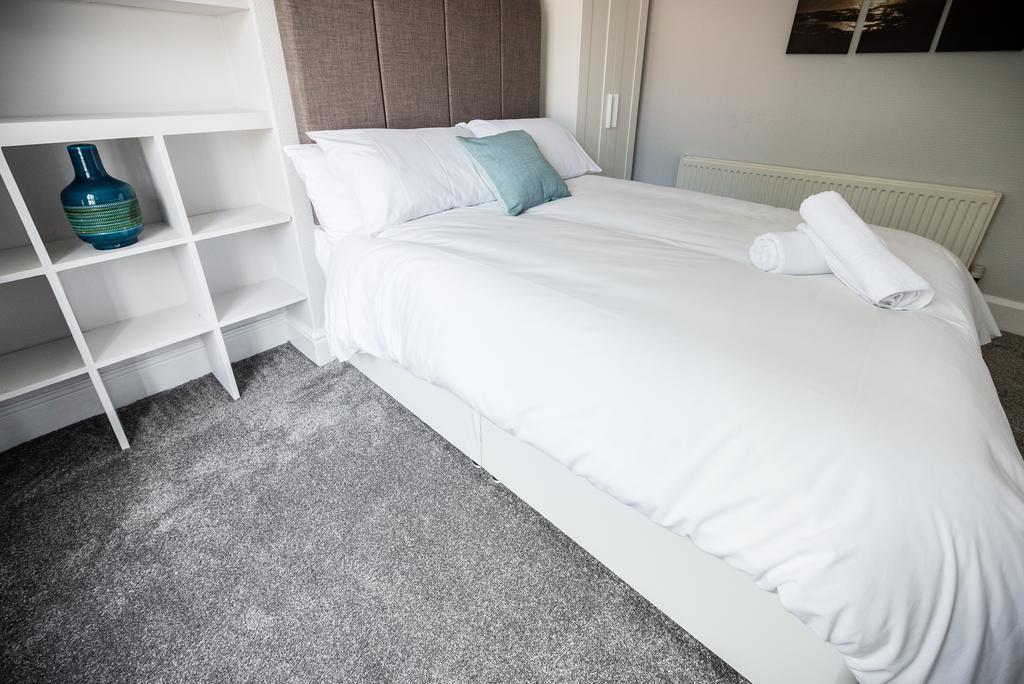 Newlyn House Apartment Christleton Екстериор снимка