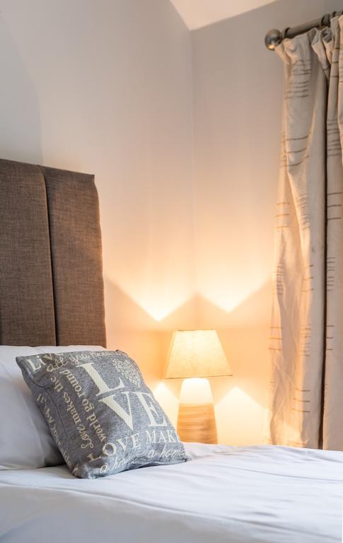 Newlyn House Apartment Christleton Екстериор снимка