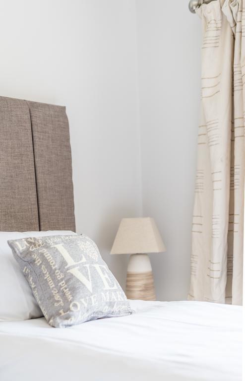 Newlyn House Apartment Christleton Екстериор снимка