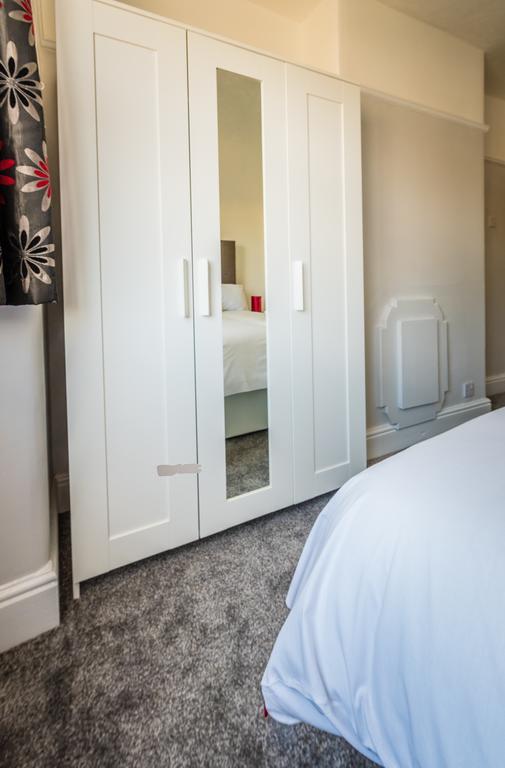 Newlyn House Apartment Christleton Екстериор снимка