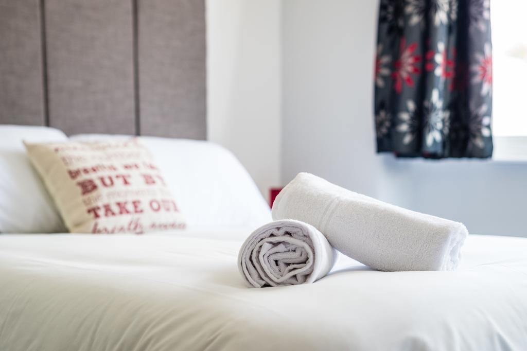 Newlyn House Apartment Christleton Екстериор снимка