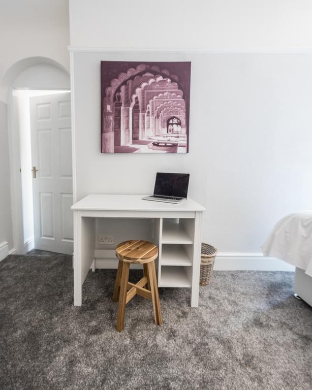 Newlyn House Apartment Christleton Екстериор снимка