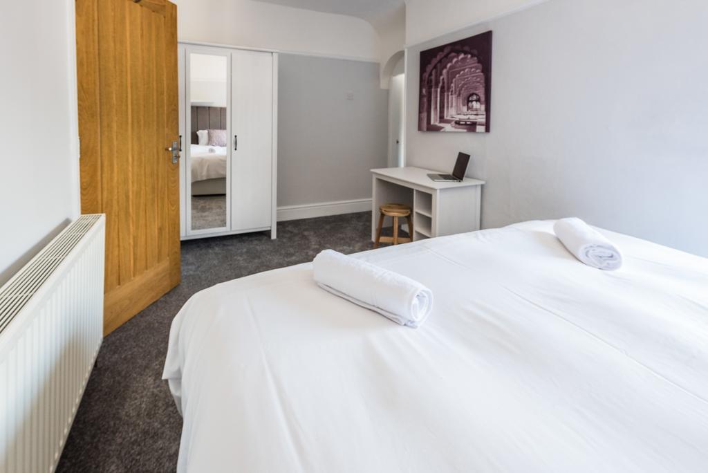 Newlyn House Apartment Christleton Екстериор снимка