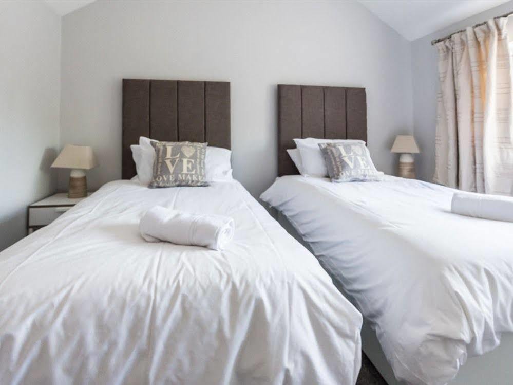 Newlyn House Apartment Christleton Екстериор снимка
